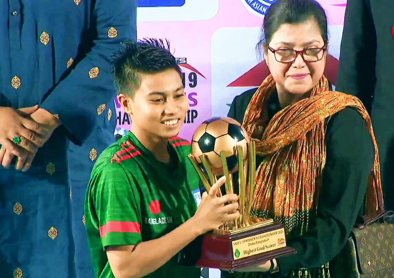 চ্যাম্পিয়ন বাংলাদেশ,টুর্নামেন্টের সেরা গোলদাতা উখিয়ার রিপা! চ্যাম্পিয়ন বাংলাদেশ,টুর্নামেন্টের সেরা গোলদাতা উখিয়ার রিপা!