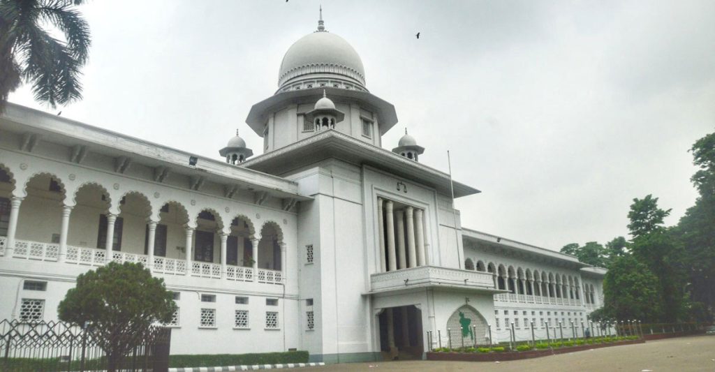 রামুর সাবেক ও বর্তমান দুই নির্বাহী কর্মকর্তার বিরুদ্ধে আদালত অবমাননার রুল