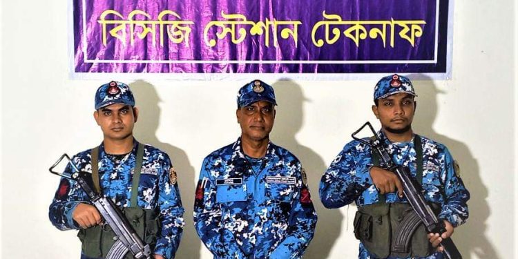 টেকনাফে কোস্টগার্ডের অভিযানে সাড়ে ৯ হাজার ইয়াবাসহ ডিঙ্গি নৌকা জব্দ টেকনাফে কোস্টগার্ডের অভিযানে সাড়ে ৯ হাজার ইয়াবাসহ ডিঙ্গি নৌকা জব্দ