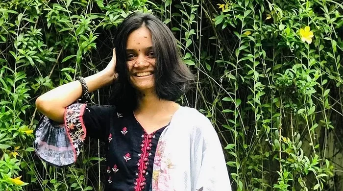 সারাহর প্রতি রাষ্ট্রীয় সম্মান জানানোর দাবি সংসদে
