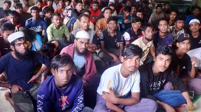 সাগর পাড়ি দিয়ে ইন্দোনেশিয়ায় ১৮৪ জন রোহিঙ্গা