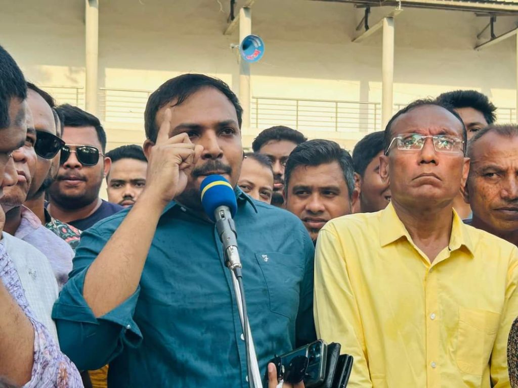 দেহের শেষ রক্ত বিন্দু থাকা পর্যন্ত শেখ হাসিনার শরীরে আঁচড় লাগতে দেয়া হবে না-মারুফ আদনান