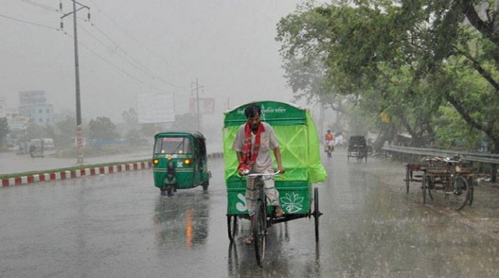 ভারি বর্ষণের আভাস