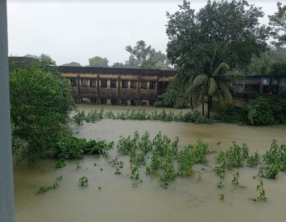 ভারী বর্ষণে কক্সবাজার-বান্দরবান ও রাঙ্গামাটির কয়েক লাখ মানুষ পানিবন্দি ভারী বর্ষণে কক্সবাজার-বান্দরবান ও রাঙ্গামাটির কয়েক লাখ মানুষ পানিবন্দি