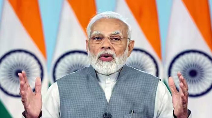 ভারত এখন চাঁদের বুকে
