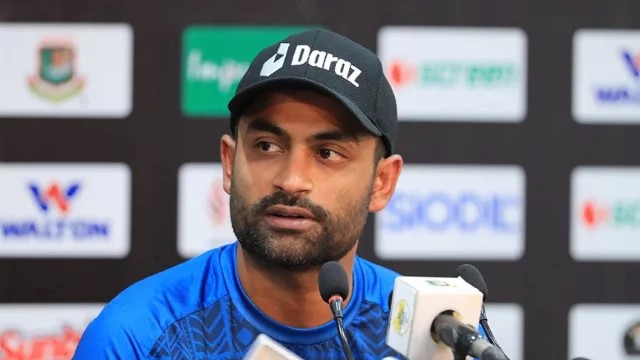 আমাকে মনে রাইখেন, ভুইলেন না