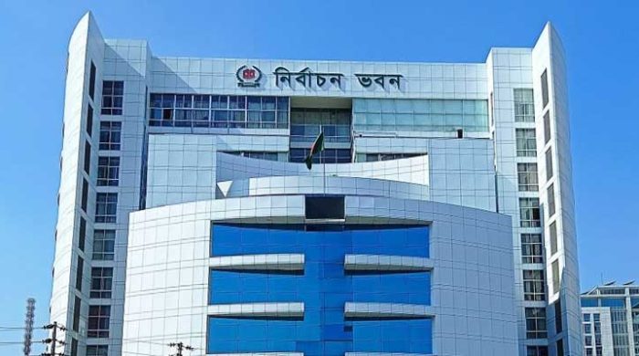 ২৮ বিশিষ্টজনের সঙ্গে বৈঠকে ইসি