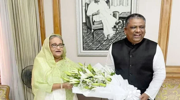 প্রধানমন্ত্রীর সঙ্গে সাক্ষাৎ করলেন সিসিক মেয়র