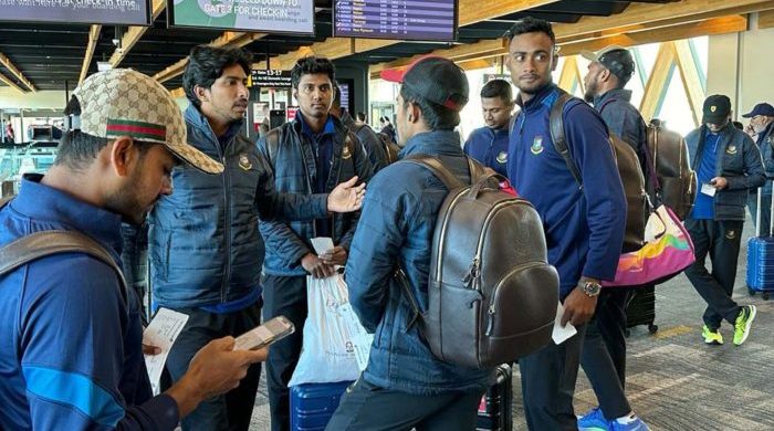 রাতে দেশে ফিরছে ইতিহাস গড়া বাংলাদেশ দল
