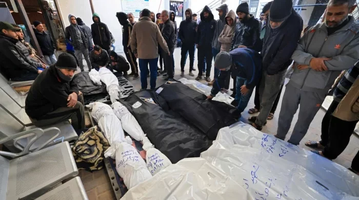 ত্রাণের অপেক্ষায় থাকা ফিলিস্তিনিদের ওপর ইসরায়েলি হামলায় নিহত ১০৪