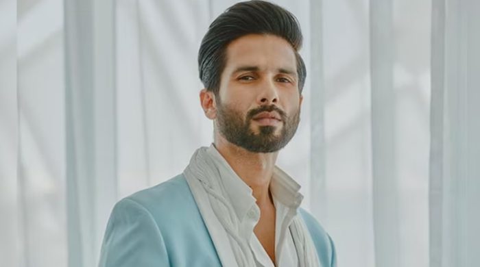 ধূমপান ছাড়ার কারণ জানালেন শহিদ কাপুর