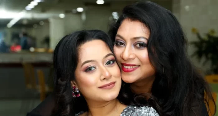 শাবনূরকে ‘মা’ মনে করেন দীঘি!