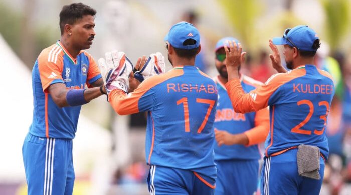 ১৩ বছরের অপেক্ষা শেষে ভারতের ঘরে বিশ্বকাপ