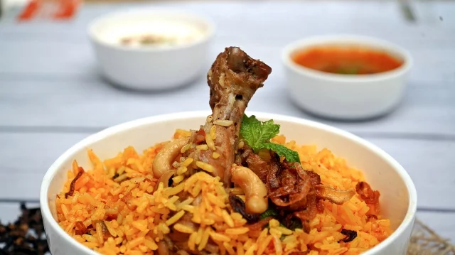‘লেগ পিস’ না থাকায় বিয়ে বাড়িতে মারামারি!