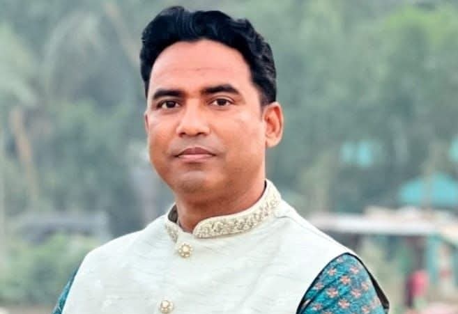চকরিয়ায় মামলায় হাজিরা শেষে ফেরার পথে আদালত এলাকা থেকে সাবেক ইউপি চেয়ারম্যান নবী হোছাইন গ্রেফতার চকরিয়ায় মামলায় হাজিরা শেষে ফেরার পথে আদালত এলাকা থেকে সাবেক ইউপি চেয়ারম্যান নবী হোছাইন গ্রেফতার