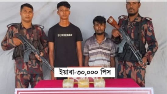 তুমব্রু সীমান্ত থেকে ৩০ হাজার পিস ইয়াবা নিয়ে রোহিঙ্গাসহ গ্রেপ্তার -২ তুমব্রু সীমান্ত থেকে ৩০ হাজার পিস ইয়াবা নিয়ে রোহিঙ্গাসহ গ্রেপ্তার -২