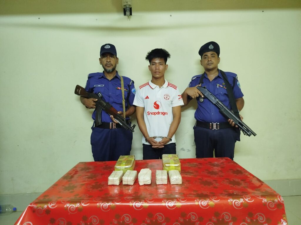 নাইক্ষ্যংছড়ি পুলিশের অভিযানে ৩০ হাজার পিস ইয়াবা সহ এক মিয়ানমার নাগরিক আটক নাইক্ষ্যংছড়ি পুলিশের অভিযানে ৩০ হাজার পিস ইয়াবা সহ এক মিয়ানমার নাগরিক আটক