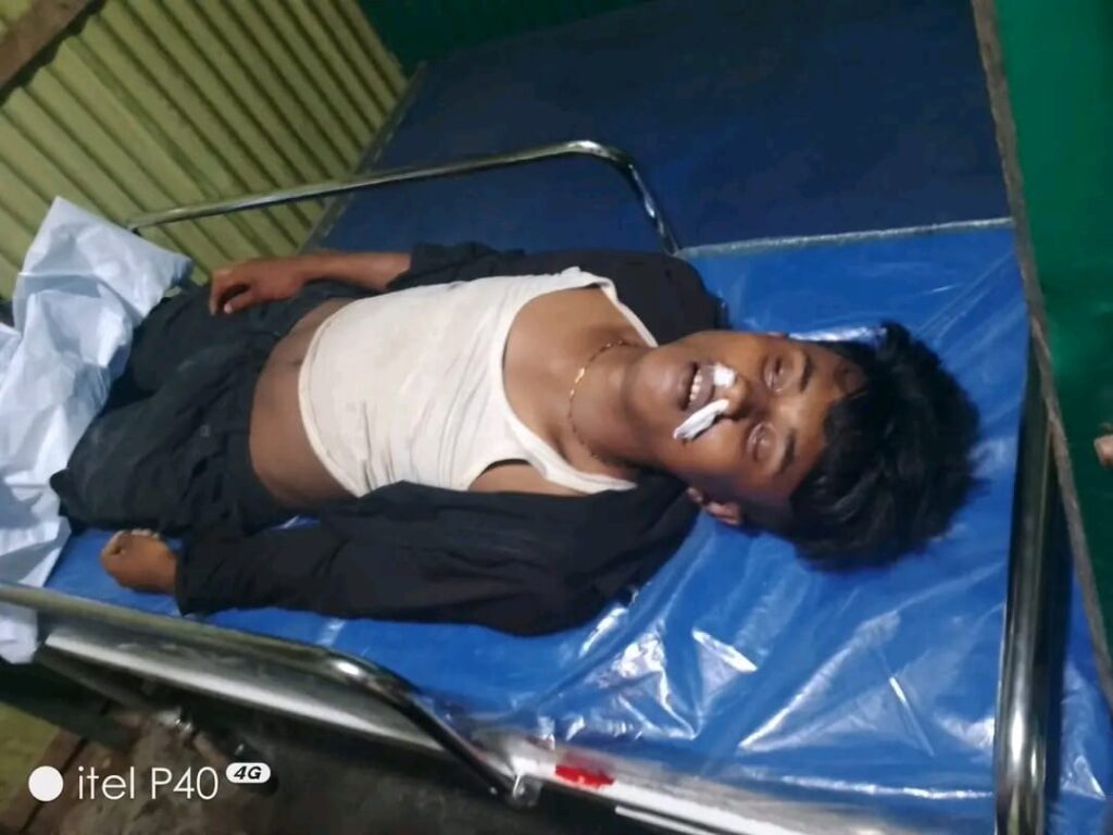 পারিবারিক বিরোধের জেরে সৎ ভাইয়ের ছুরিকাঘাতে কিশোর নিহত, নাইক্ষ্যংছড়িতে হত্যা মামলা পারিবারিক বিরোধের জেরে সৎ ভাইয়ের ছুরিকাঘাতে কিশোর নিহত, নাইক্ষ্যংছড়িতে হত্যা মামলা
