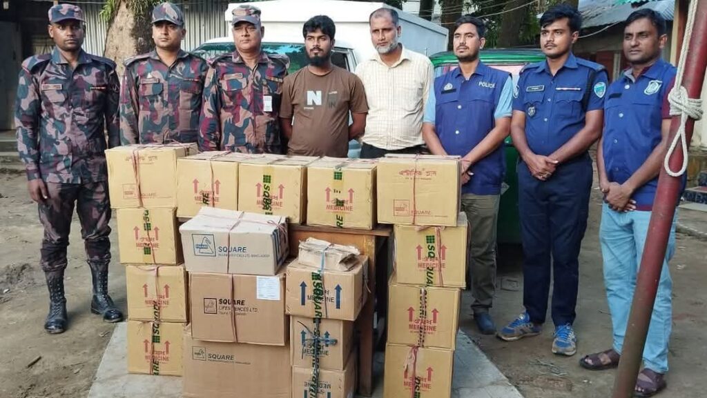 মিয়ানমারে পাচারের সময় কচ্ছপিয়ায় ২৯ কার্টুন ওষুধসহ গাড়ি জব্দ, আটক ৩