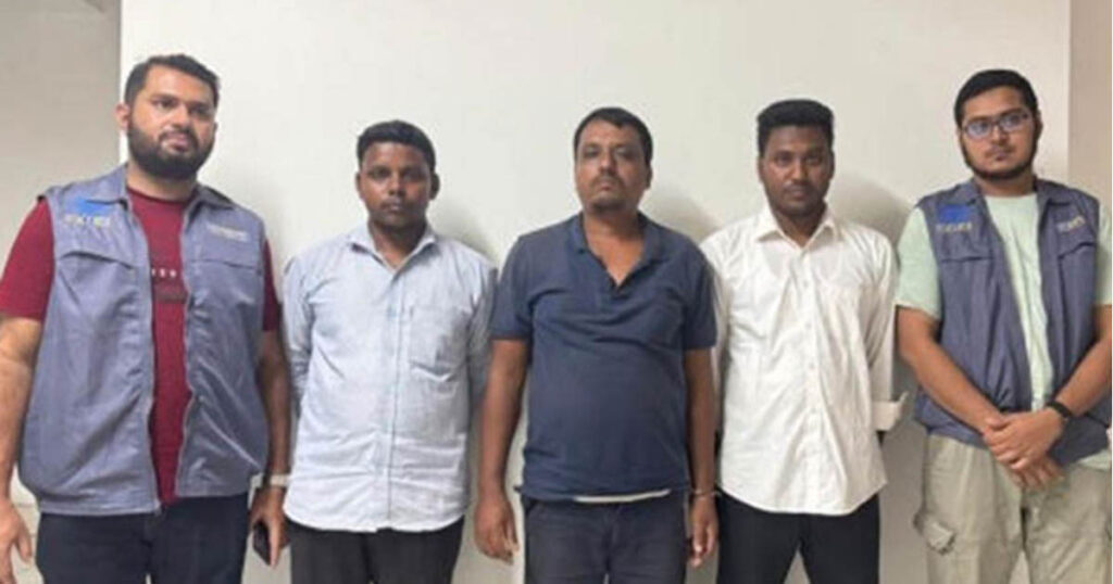অনলাইনে চাকরির প্রলোভনে কোটি টাকা হাতিয়ে নেওয়া প্রতারক চক্রের ৩ সদস্য গ্রেপ্তার