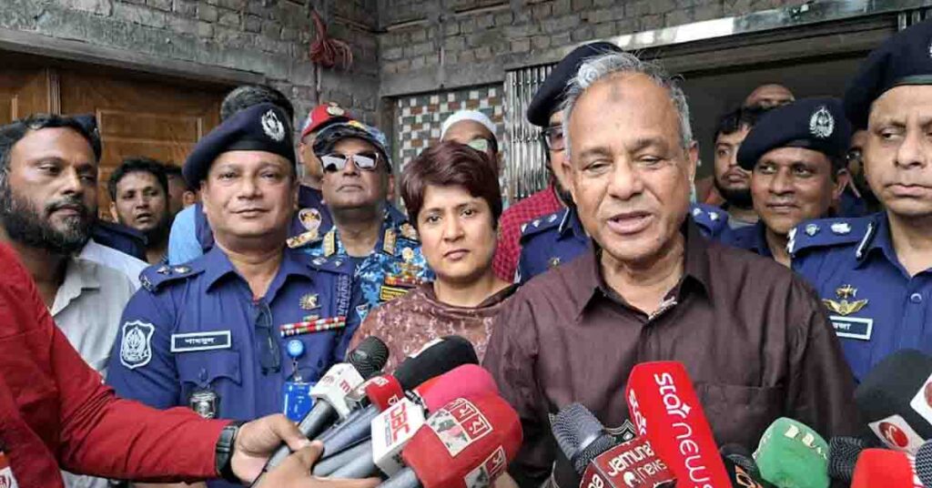 অবৈধ অস্ত্র দেখলেই খবর দিন, আমরা ধরে ফেলব অবৈধ অস্ত্র দেখলেই খবর দিন, আমরা ধরে ফেলব