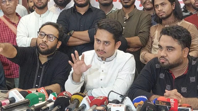আইনগত বাধা না থাকা সত্ত্বেও ইসি শাপলা প্রতীক দিতে সাহস পাচ্ছে না আইনগত বাধা না থাকা সত্ত্বেও ইসি শাপলা প্রতীক দিতে সাহস পাচ্ছে না