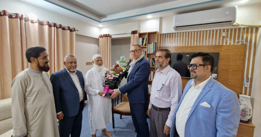 জামায়াতে আমিরের সঙ্গে সৌজন্য সাক্ষাৎ করলেন ফিলিস্তিনের রাষ্ট্রদূত জামায়াতে আমিরের সঙ্গে সৌজন্য সাক্ষাৎ করলেন ফিলিস্তিনের রাষ্ট্রদূত