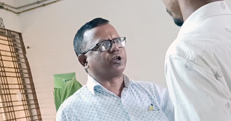 ধর্ষণের শিকার শিশুর বাবাকে গালি দেওয়া সেই চিকিৎসক বরখাস্ত ধর্ষণের শিকার শিশুর বাবাকে গালি দেওয়া সেই চিকিৎসক বরখাস্ত
