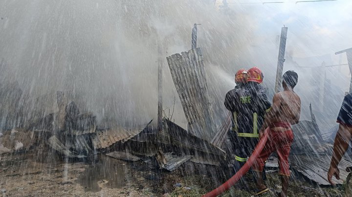 নারায়ণগঞ্জে তুলার গোডাউনে ভয়াবহ অগ্নিকাণ্ড, এক ঘণ্টা পর নিয়ন্ত্রণে নারায়ণগঞ্জে তুলার গোডাউনে ভয়াবহ অগ্নিকাণ্ড, এক ঘণ্টা পর নিয়ন্ত্রণে