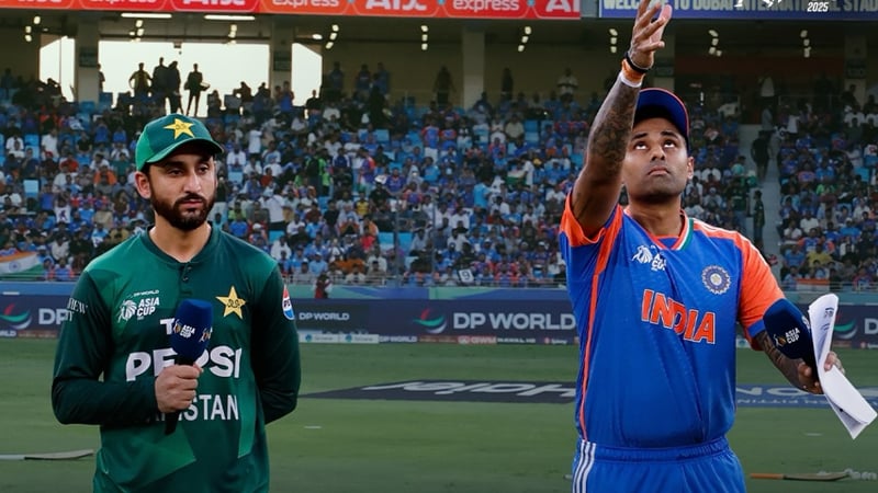 ভারতের বিপক্ষে টস জিতে আগে ব্যাটিংয়ে পাকিস্তান ভারতের বিপক্ষে টস জিতে আগে ব্যাটিংয়ে পাকিস্তান