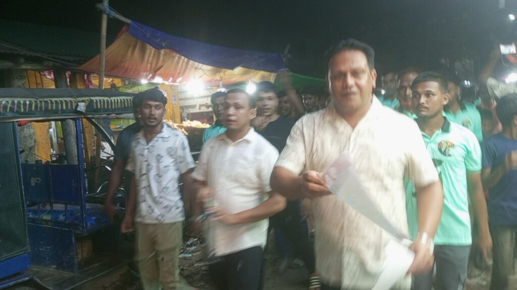 কুতুবদিয়ায় বিএনপির ঘোষিত ৩১ দফার লিফলেট বিতরণ কুতুবদিয়ায় বিএনপির ঘোষিত ৩১ দফার লিফলেট বিতরণ