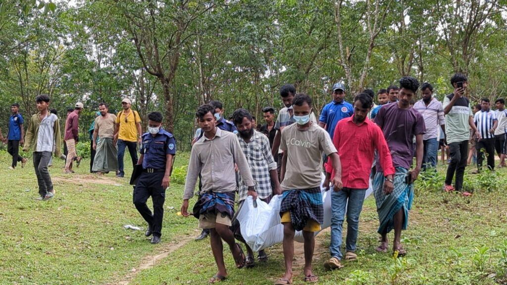 রামুতে রাবার বাগানে দড়িবাঁধা অবস্থায় যুবকের মৃতদেহ উদ্ধার রামুতে রাবার বাগানে দড়িবাঁধা অবস্থায় যুবকের মৃতদেহ উদ্ধার