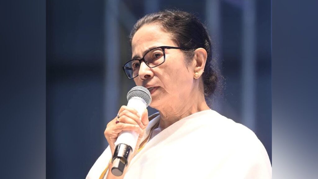কার্নিভাল ছেড়ে উত্তরবঙ্গে না যাওয়া নিয়ে শুভেন্দুদের কটাক্ষের জবাব দিলেন মমতা কার্নিভাল ছেড়ে উত্তরবঙ্গে না যাওয়া নিয়ে শুভেন্দুদের কটাক্ষের জবাব দিলেন মমতা