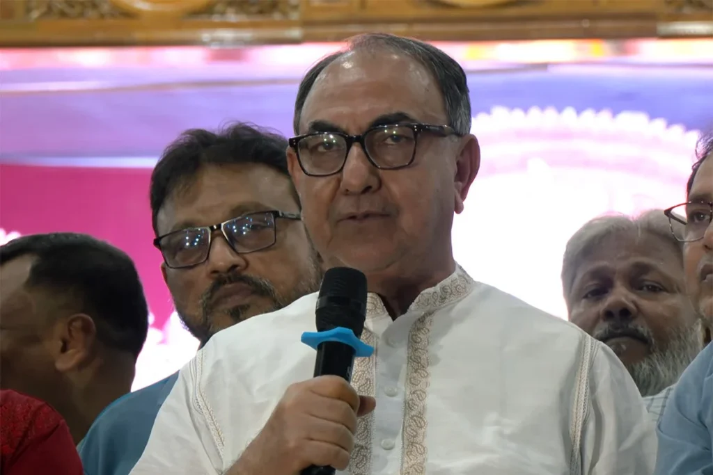 দেশের স্বাধীনতা-সার্বভৌমত্ব আজ হুমকির মুখে, কিন্তু কেউ কিছু বলছে না দেশের স্বাধীনতা-সার্বভৌমত্ব আজ হুমকির মুখে, কিন্তু কেউ কিছু বলছে না