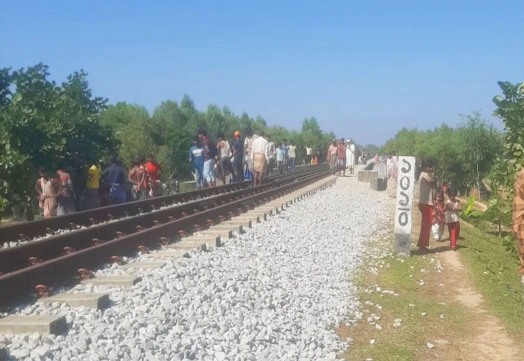 চকরিয়ায় রেললাইন পার হবার সময়  ট্রেনের ইঞ্জিন বগির ধাক্কার বৃদ্ধা নারী নিহত