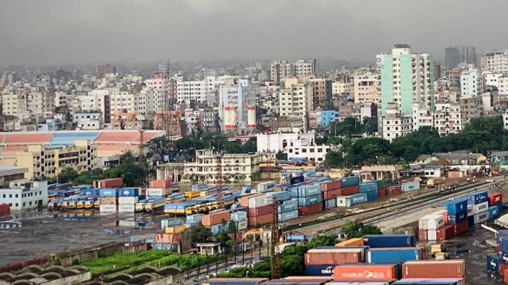 এত তীব্র ভূমিকম্প আগে কখনও দেখেনি নগরবাসী