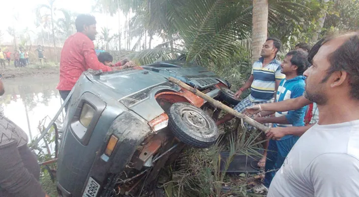 পশ্চিমবঙ্গে মর্মান্তিক দুর্ঘটনায় তিন শিক্ষার্থী নিহত, আহত আরও দুই পশ্চিমবঙ্গে মর্মান্তিক দুর্ঘটনায় তিন শিক্ষার্থী নিহত, আহত আরও দুই