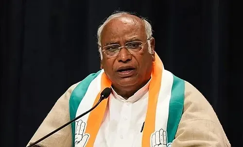 ভারতে আরএসএসকে নিষিদ্ধ করার দাবি জানালেন কংগ্রেস সভাপতি খাড়গে ভারতে আরএসএসকে নিষিদ্ধ করার দাবি জানালেন কংগ্রেস সভাপতি খাড়গে