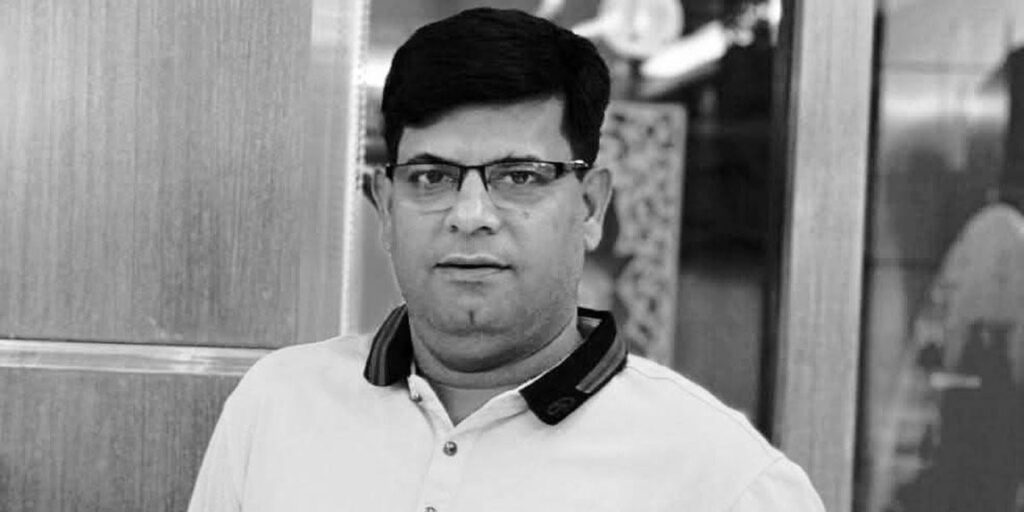 মিরপুরে দোকানে ঢুকে যুবদল নেতাকে গুলি করে হত্যা মিরপুরে দোকানে ঢুকে যুবদল নেতাকে গুলি করে হত্যা
