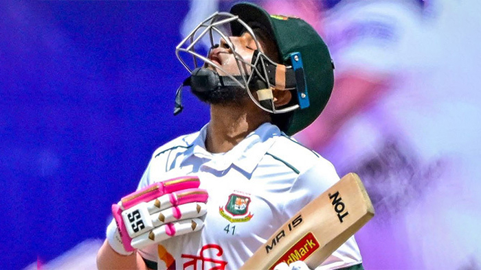 শততম টেস্টে সেঞ্চুরি করে ইতিহাস গড়লেন মুশফিকুর রহিম শততম টেস্টে সেঞ্চুরি করে ইতিহাস গড়লেন মুশফিকুর রহিম