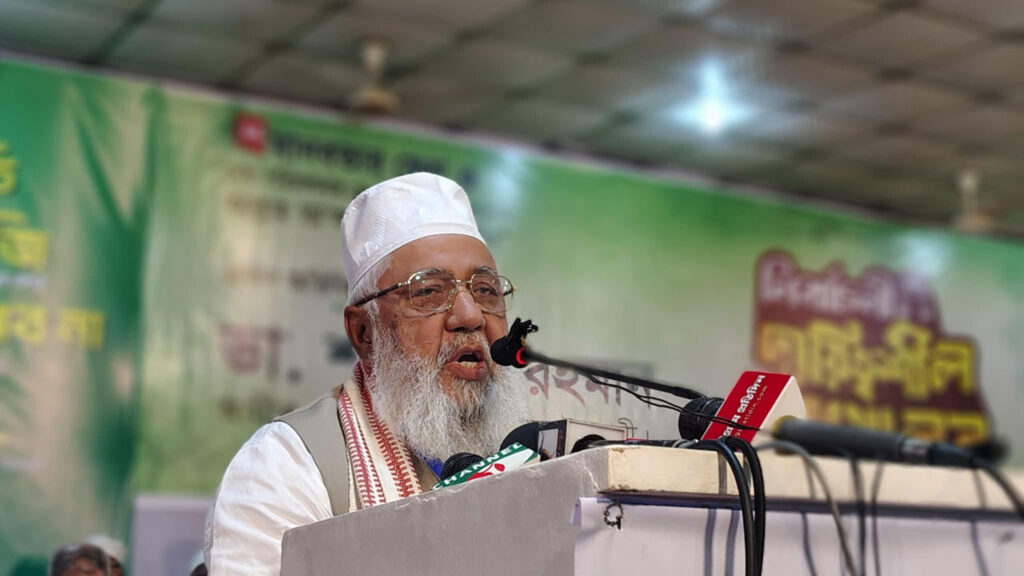 ‘আমি শাহজাহান চৌধুরী, যারা চেনে না তারা এখনো মাটির নিচে বসবাস করে’