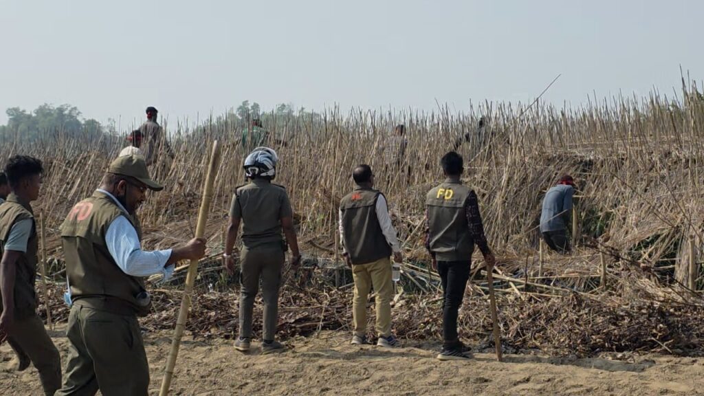 কক্সবাজার দক্ষিণ বনবিভাগের যৌথ  অভিযানে ৬০ হেক্টর বনভূমি উদ্ধার