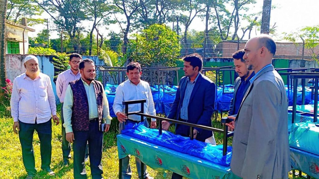 ঈদগাঁওয়ে শিক্ষা প্রতিষ্ঠানে নবাবাগত ইউএনও'র আধুনিক মানের বেঞ্চ বিতরন ঈদগাঁওয়ে শিক্ষা প্রতিষ্ঠানে নবাবাগত ইউএনও’র আধুনিক মানের বেঞ্চ বিতরন