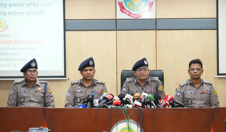 ঝুঁকিতে থাকা শীর্ষ জুলাই যোদ্ধাদের নিরাপত্তায় বিশেষ ব্যবস্থা নিচ্ছে পুলিশ ঝুঁকিতে থাকা শীর্ষ জুলাই যোদ্ধাদের নিরাপত্তায় বিশেষ ব্যবস্থা নিচ্ছে পুলিশ