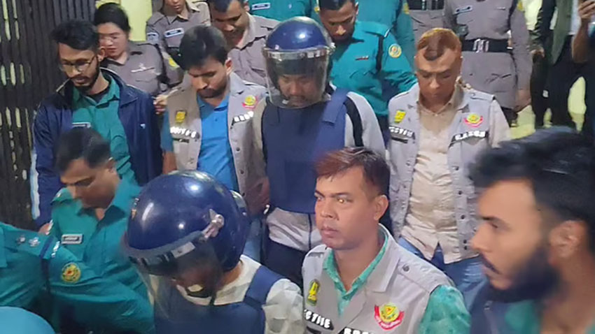 ফয়সালকে অবৈধ পথে সীমান্তপারে সহায়তার অভিযোগে গ্রেপ্তার দুজন ৩ দিনের রিমান্ডে ফয়সালকে অবৈধ পথে সীমান্তপারে সহায়তার অভিযোগে গ্রেপ্তার দুজন ৩ দিনের রিমান্ডে