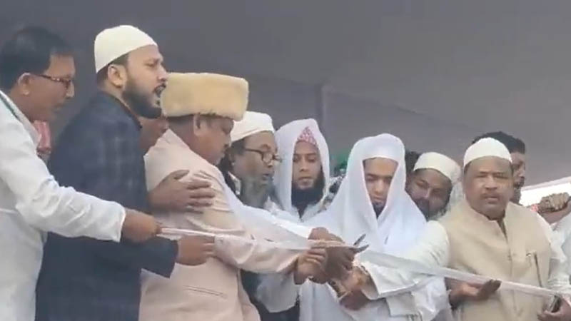 ৩০০ কোটি টাকা বাজেটে মুর্শিদাবাদে নতুন বাবরি মসজিদের ভিত্তিপ্রস্তর স্থাপন ৩০০ কোটি টাকা বাজেটে মুর্শিদাবাদে নতুন বাবরি মসজিদের ভিত্তিপ্রস্তর স্থাপন