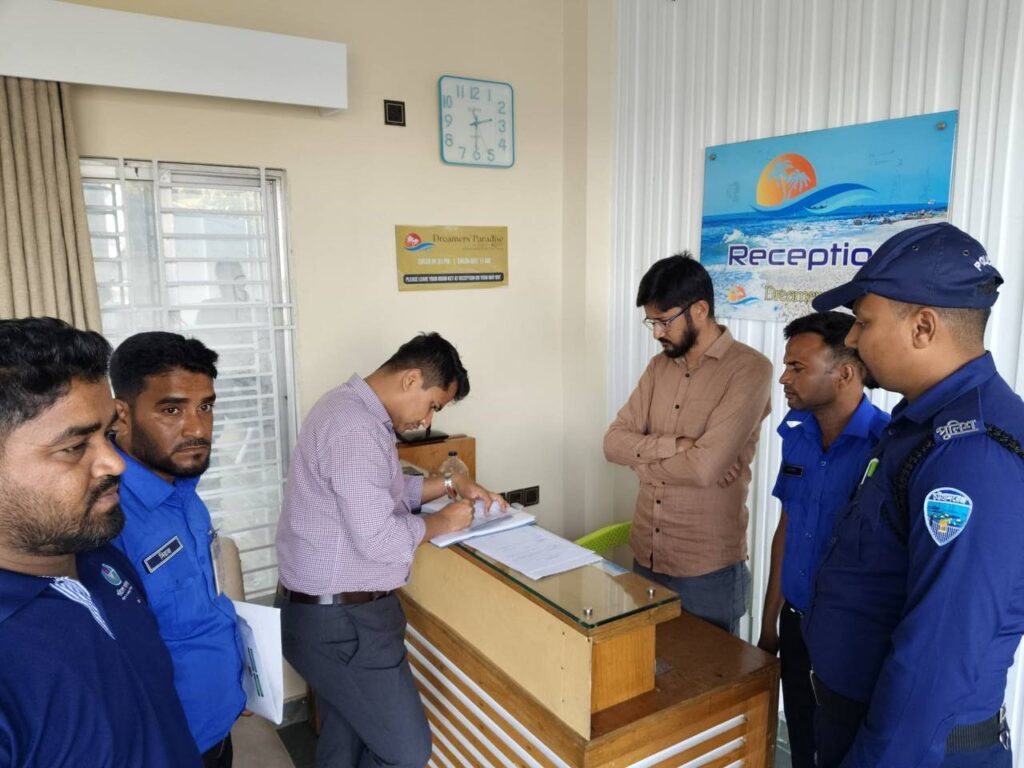 সেন্টমার্টিনে পরিবেশ রক্ষায় যৌথ অভিযান, ৭৬ হাজার টাকা জরিমানা সেন্টমার্টিনে পরিবেশ রক্ষায় যৌথ অভিযান, ৭৬ হাজার টাকা জরিমানা