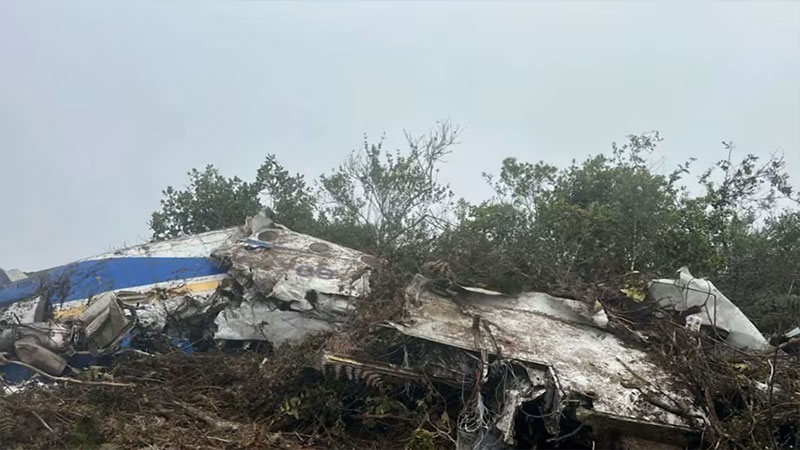 কলম্বিয়ায় ভয়াবহ বিমান দুর্ঘটনায় আইনপ্রণেতাসহ ১৫ আরোহীর মৃত্যু কলম্বিয়ায় ভয়াবহ বিমান দুর্ঘটনায় আইনপ্রণেতাসহ ১৫ আরোহীর মৃত্যু