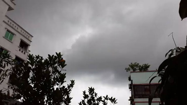 ঢাকায় দিনের তাপমাত্রা কমার সম্ভাবনা, আকাশ থাকবে আংশিক মেঘাচ্ছন্ন ঢাকায় দিনের তাপমাত্রা কমার সম্ভাবনা, আকাশ থাকবে আংশিক মেঘাচ্ছন্ন