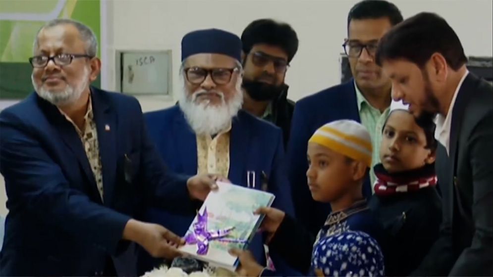 বিশ্ববিদ্যালয় পর্যায়ে কোরআনের তালিমের ব্যবস্থা করার ঘোষণা দিলেন ধর্ম উপদেষ্টা বিশ্ববিদ্যালয় পর্যায়ে কোরআনের তালিমের ব্যবস্থা করার ঘোষণা দিলেন ধর্ম উপদেষ্টা